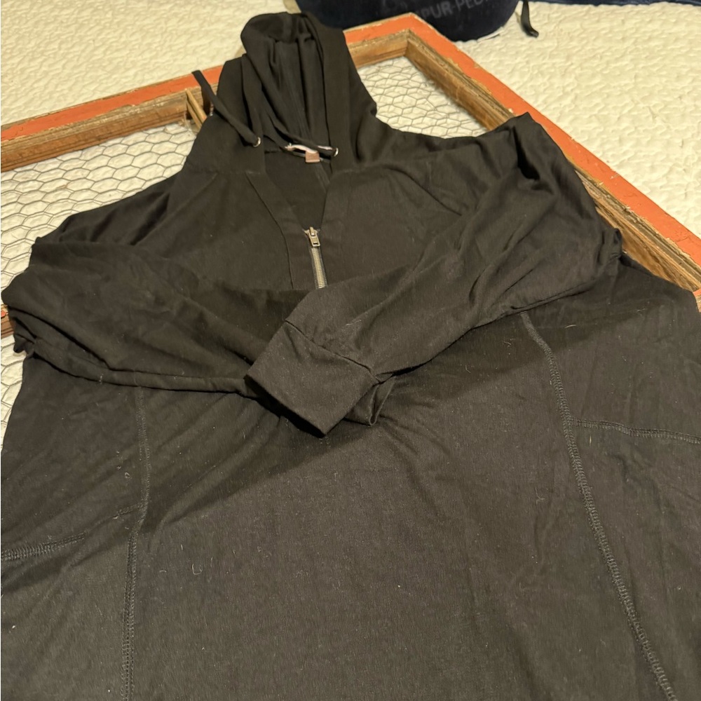 Hooded athletic top